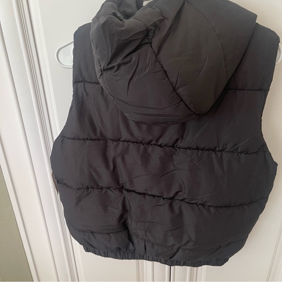 NWT Love Me Now black puffer black hooded full zip vest sleeveless size Large - Picture 4 of 10